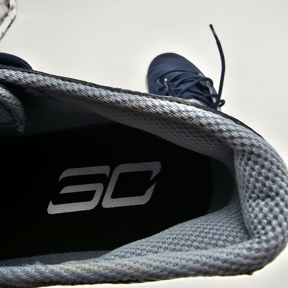 Under Armour SC 3Zero III Basketball Shoes 3022048-401 Navy Grey Men’s Size 7.5 - Picture 8 of 8